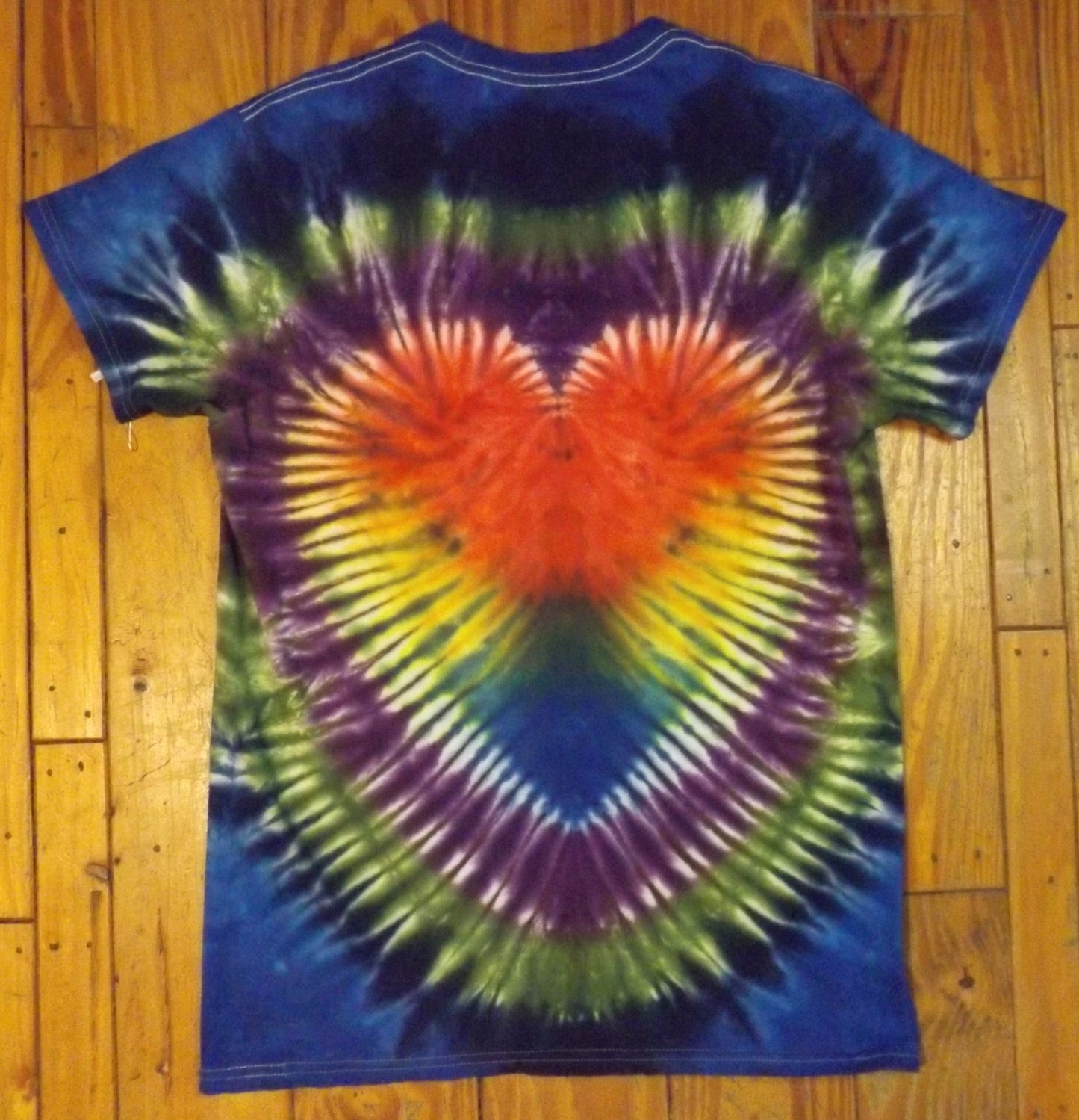 Heart Tie-dye Medium Crew Neck T-shirt Rainbow Heart