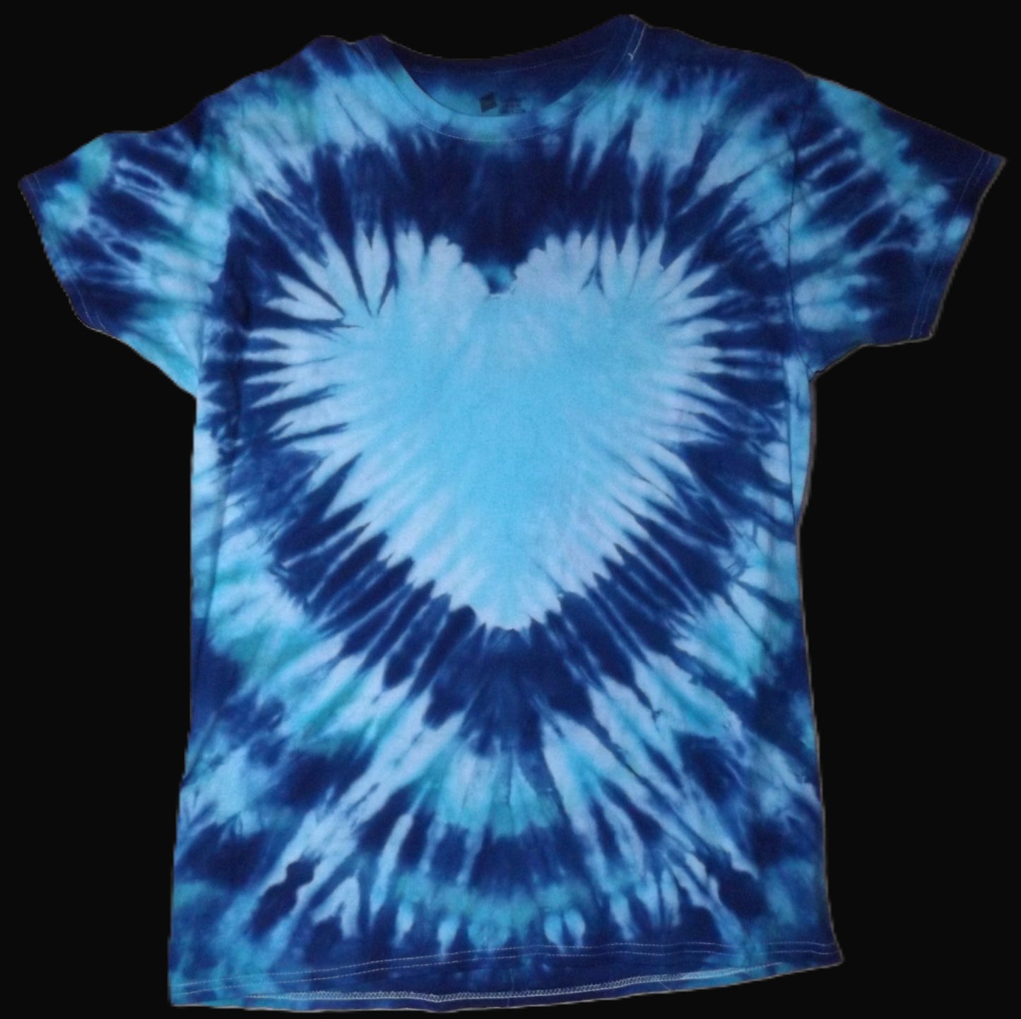 Heart Tie-dye Medium Crew Neck T-shirt Blue Heart