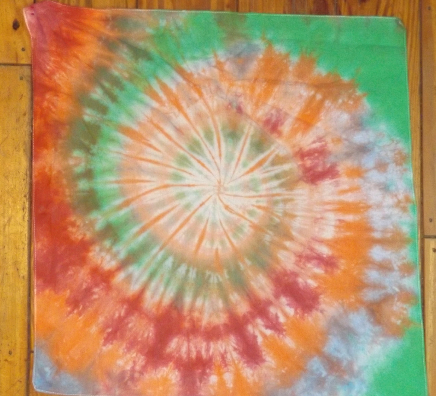 Bandana Spiral Tie-dye 20x20 Green and Orange Spiral