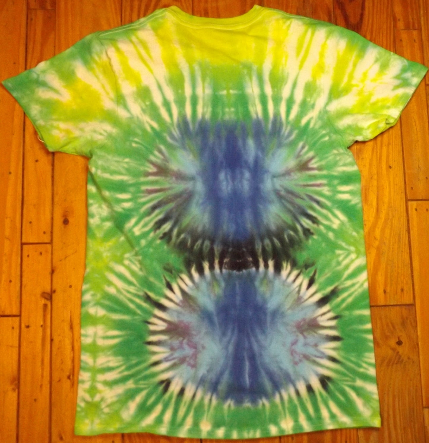 Circle Tie-dye Medium Crew Neck T-shirt B-experiment in Blue