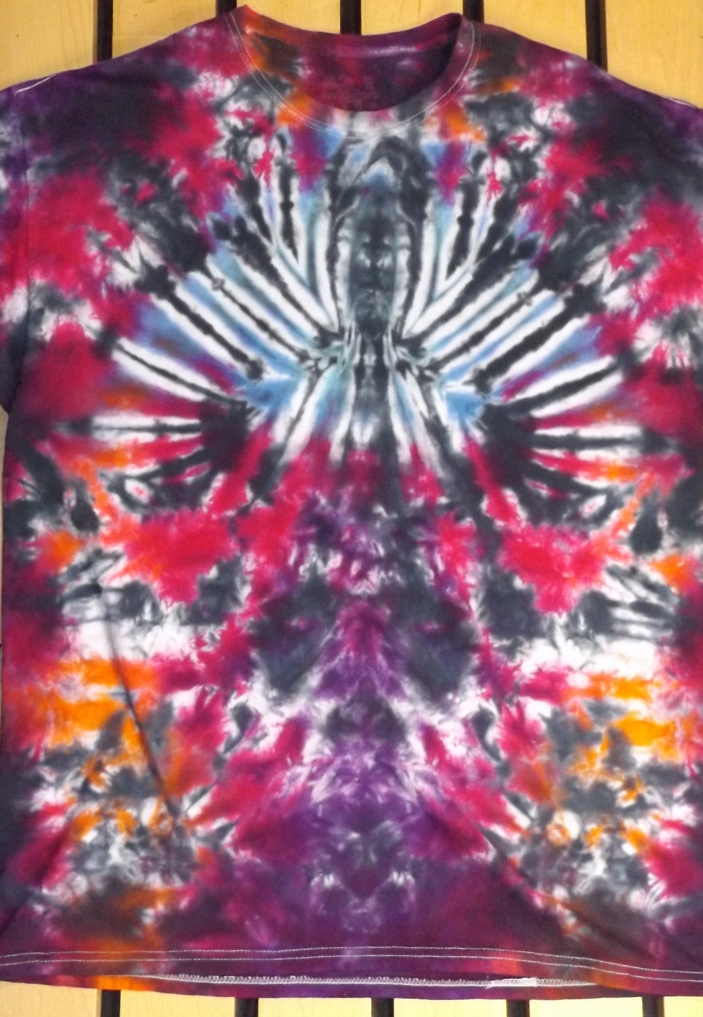 Jigjag Tie-dye XL Crew Neck T-shirt Head Scratcher