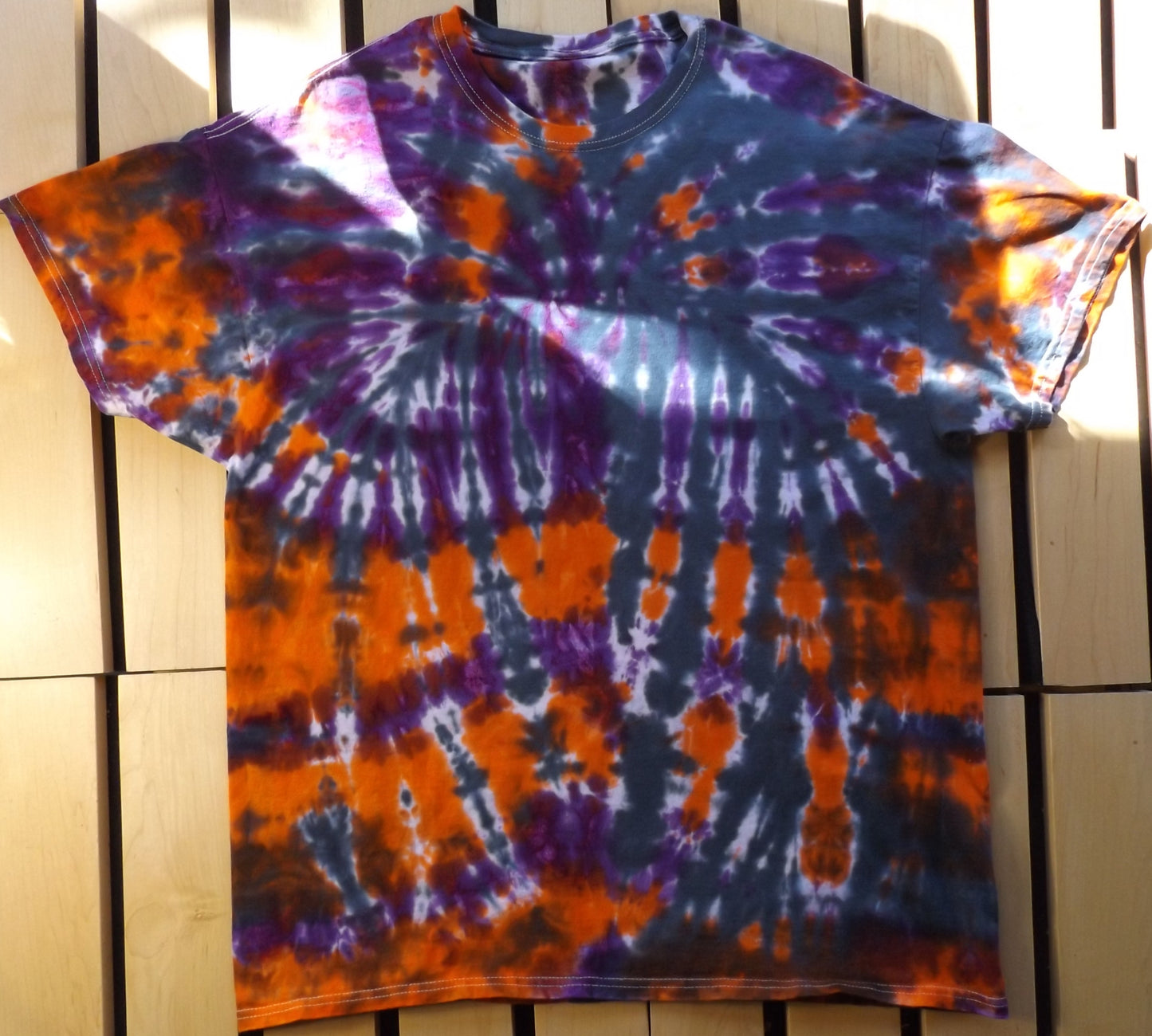 Jigjag Tie-dye XL Crew Neck T-shirt Interpretation is key