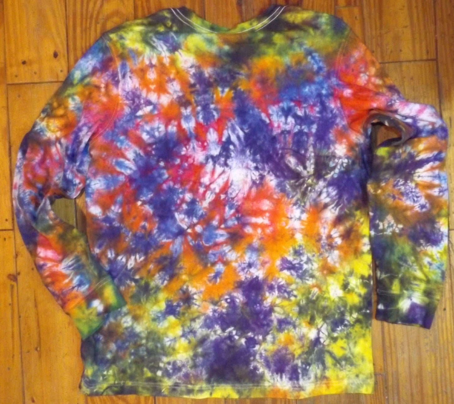 Scrunch Tie-dye Large Long Sleeve Crew Neck T-shirt Rainbow Scrunch