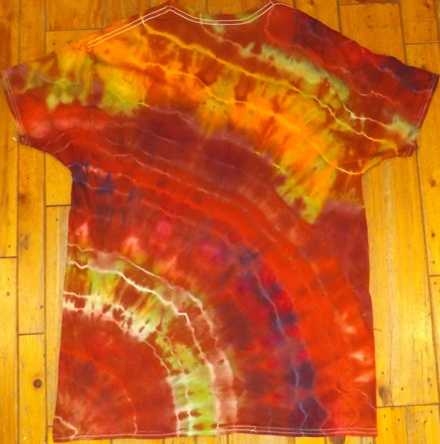 Geode Tie-dye Large V-Neck T-shirt Earth Geode