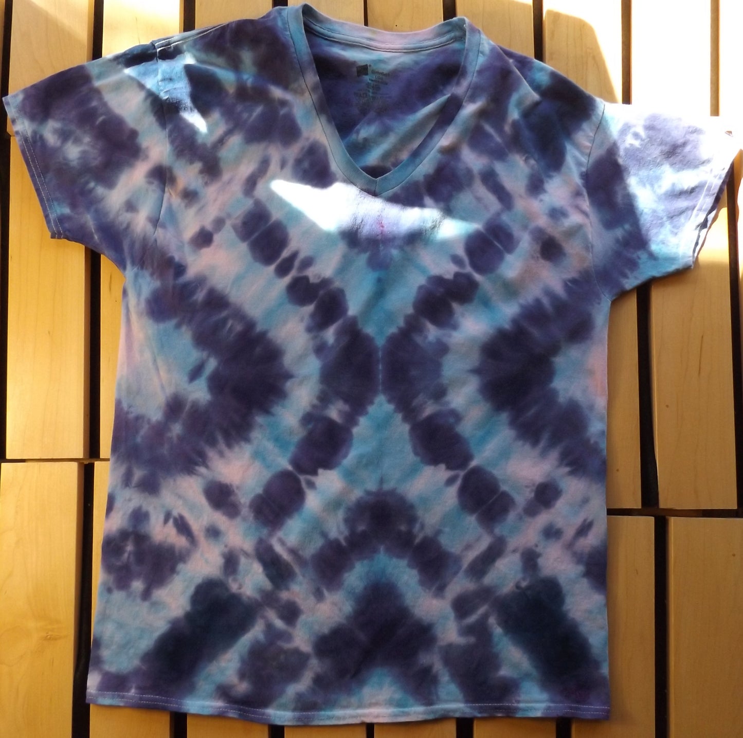 Mirror Tie-dye Large V-Neck T-shirt Blues