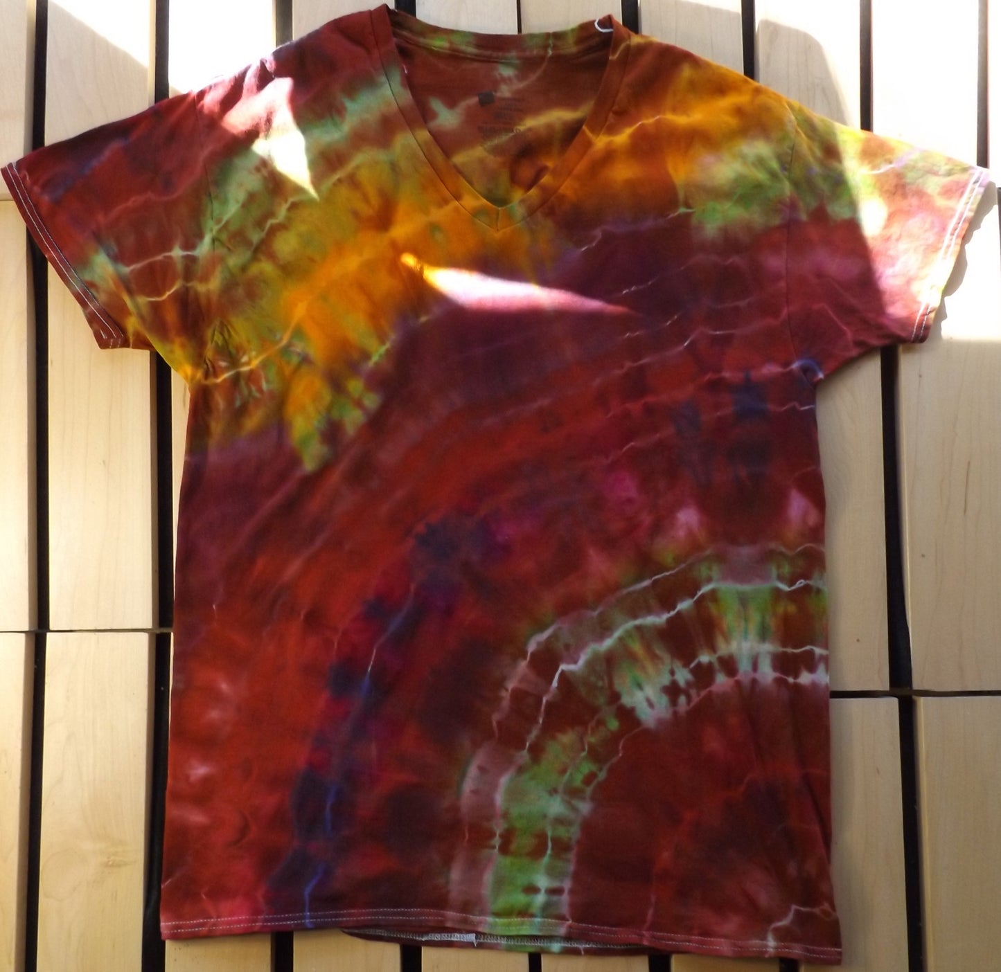 Geode Tie-dye Large V-Neck T-shirt Earth Geode