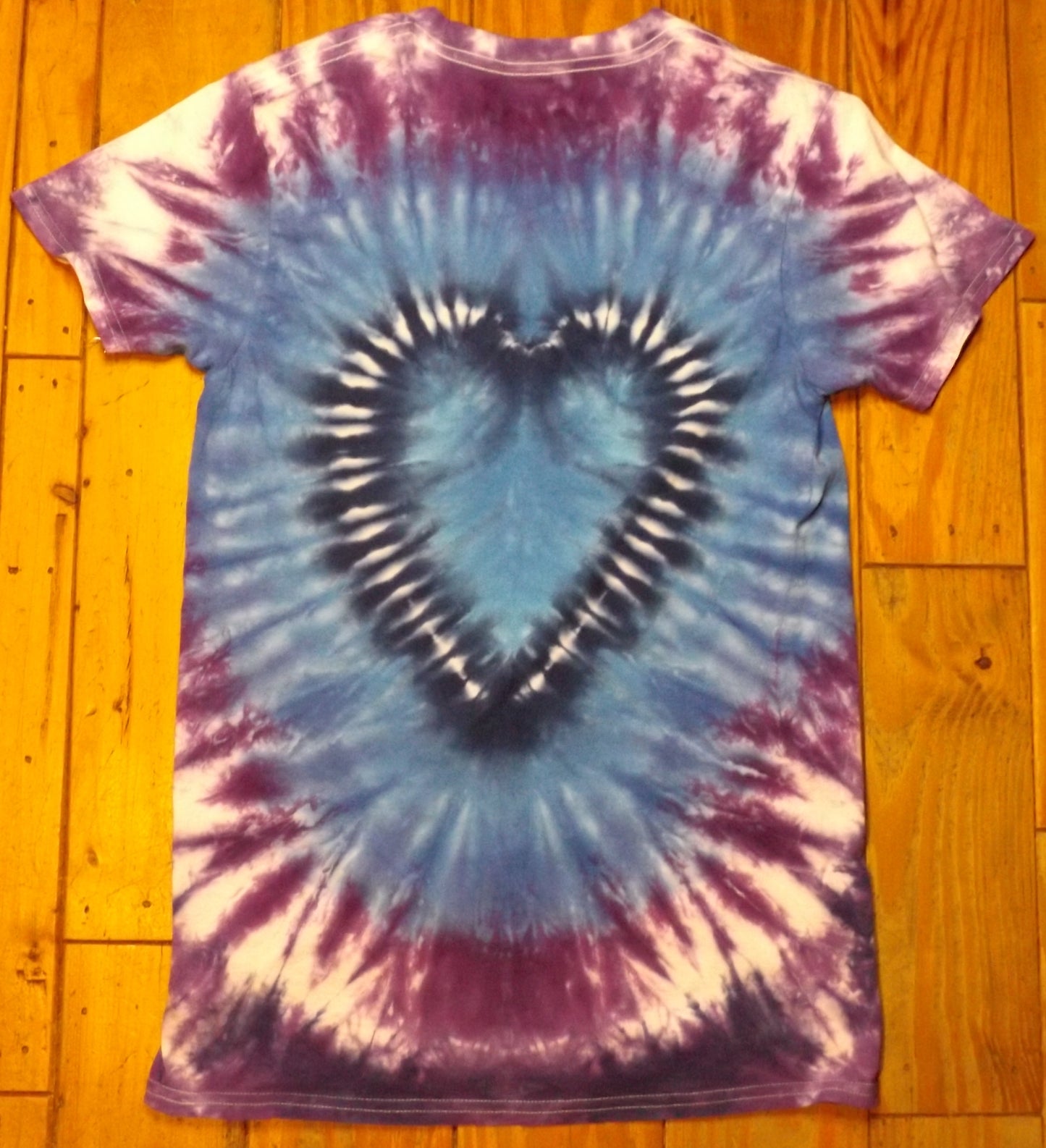 Heart Tie-dye Small Crew Neck T-shirt Blue Heart