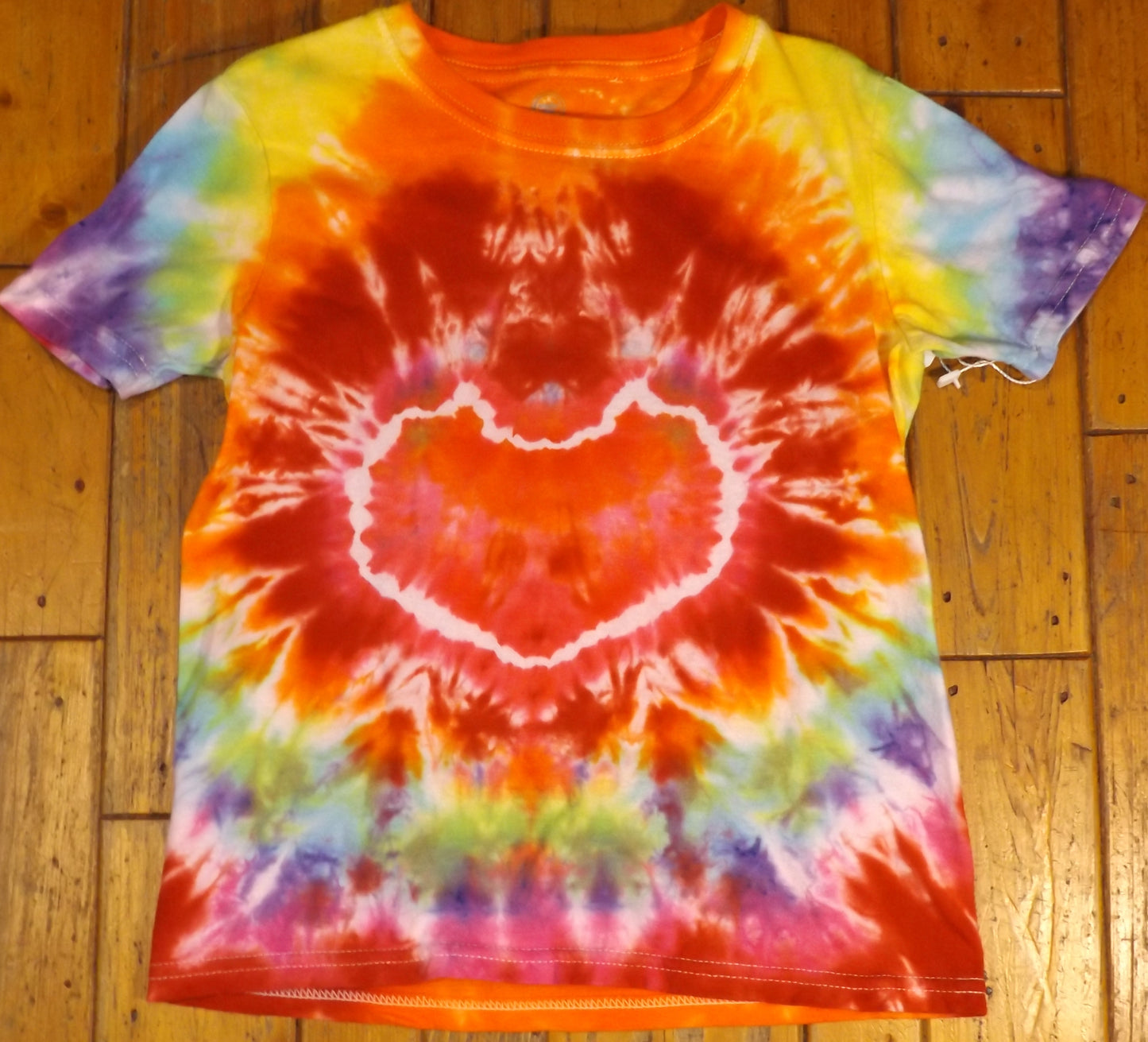 Kids Heart Tie-dye Medium Crew Neck T-shirt Heart on Rainbow