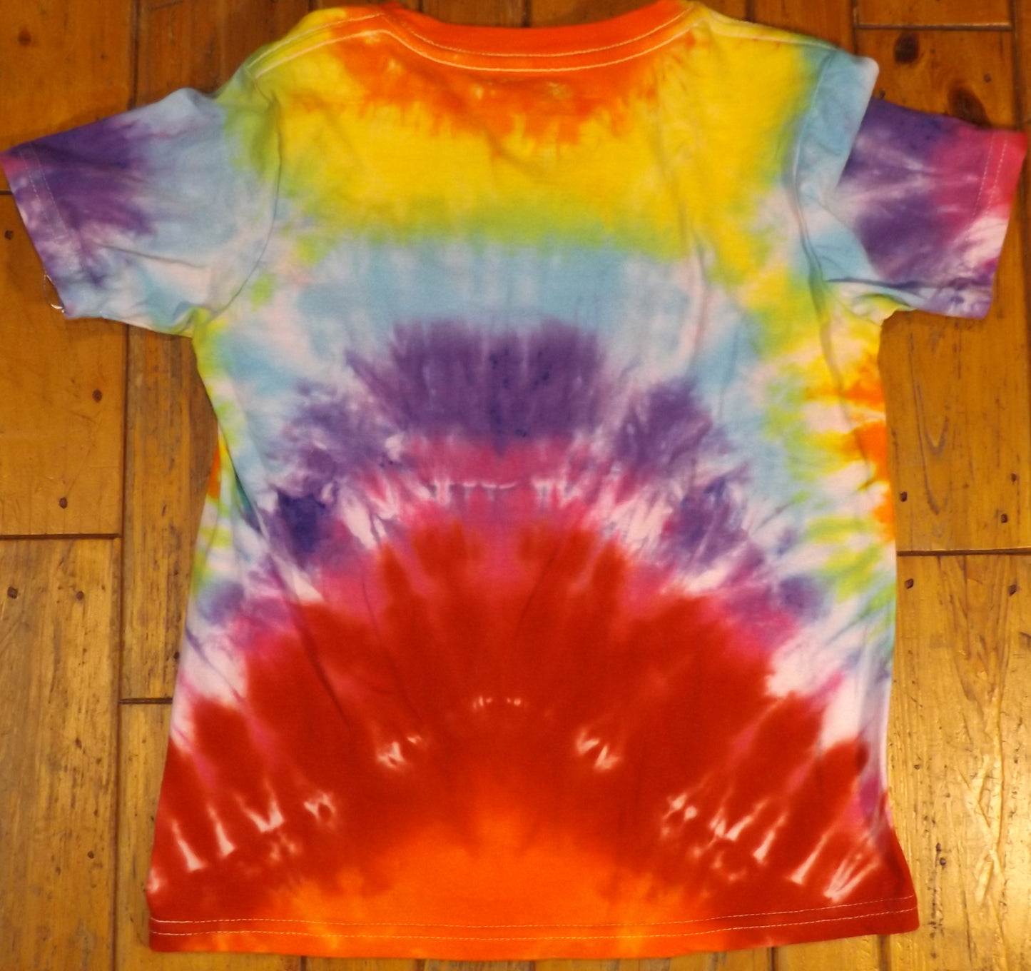 Kids Heart Tie-dye Medium Crew Neck T-shirt Heart on Rainbow