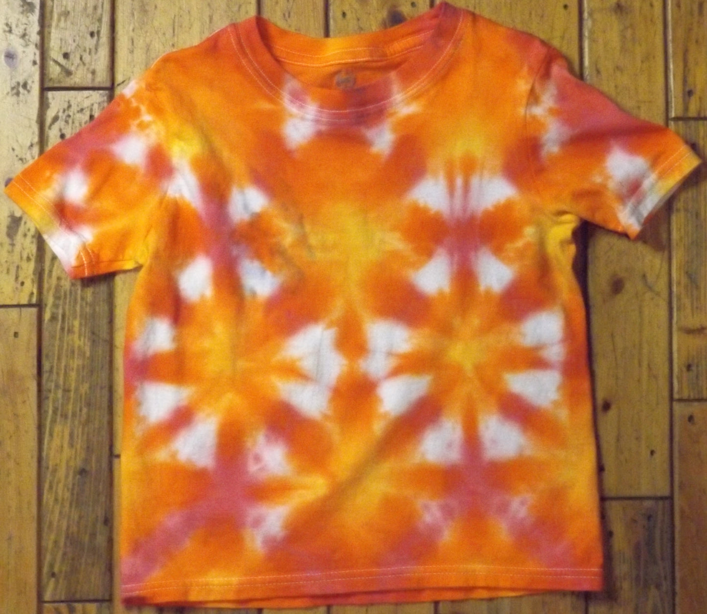 Kids Jigjag Tie-dye Medium Crew Neck T-shirt Pinwheel