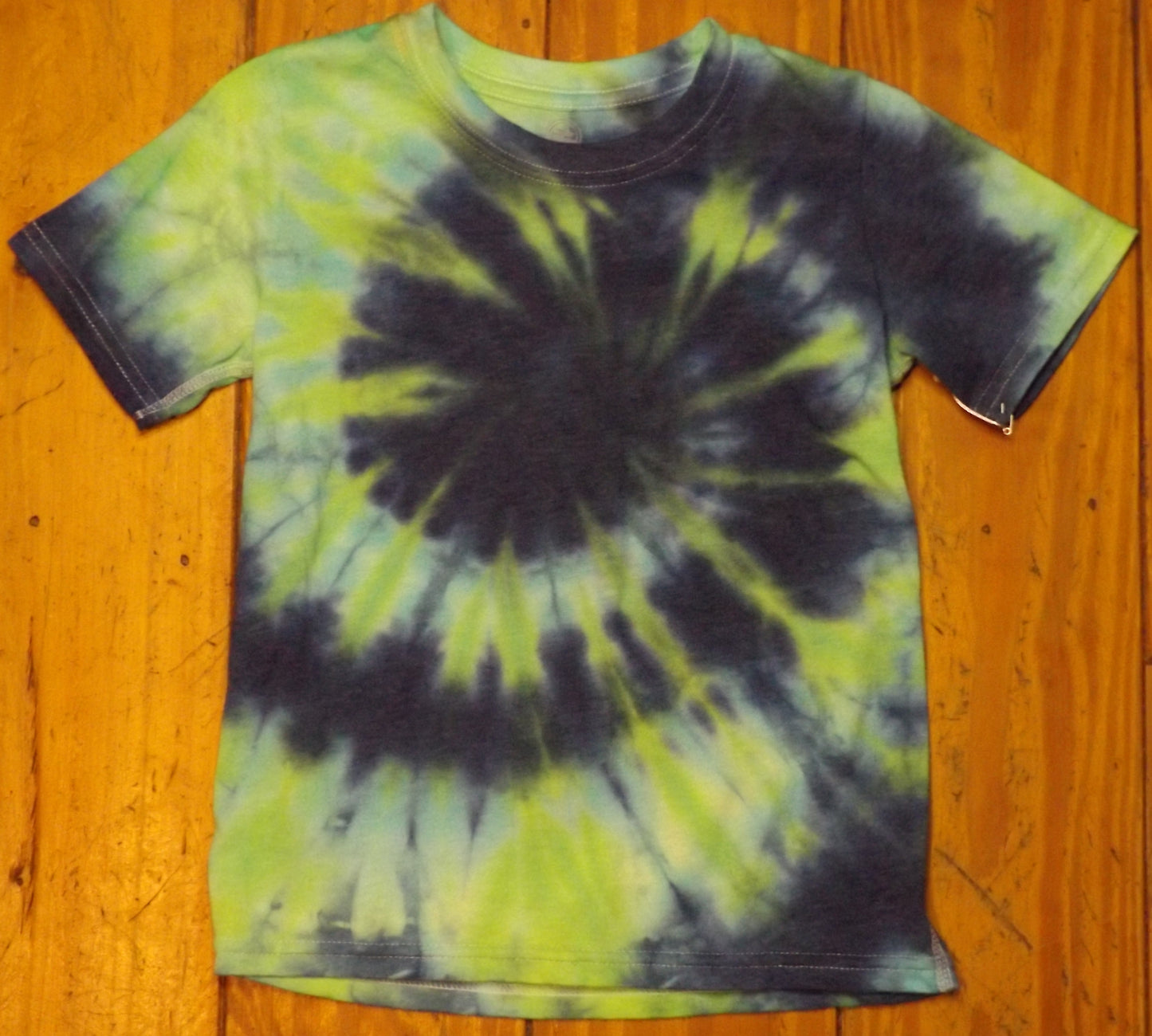 Kids Spiral Tie-Dye 4T Crew Neck Blue and Green Spiral