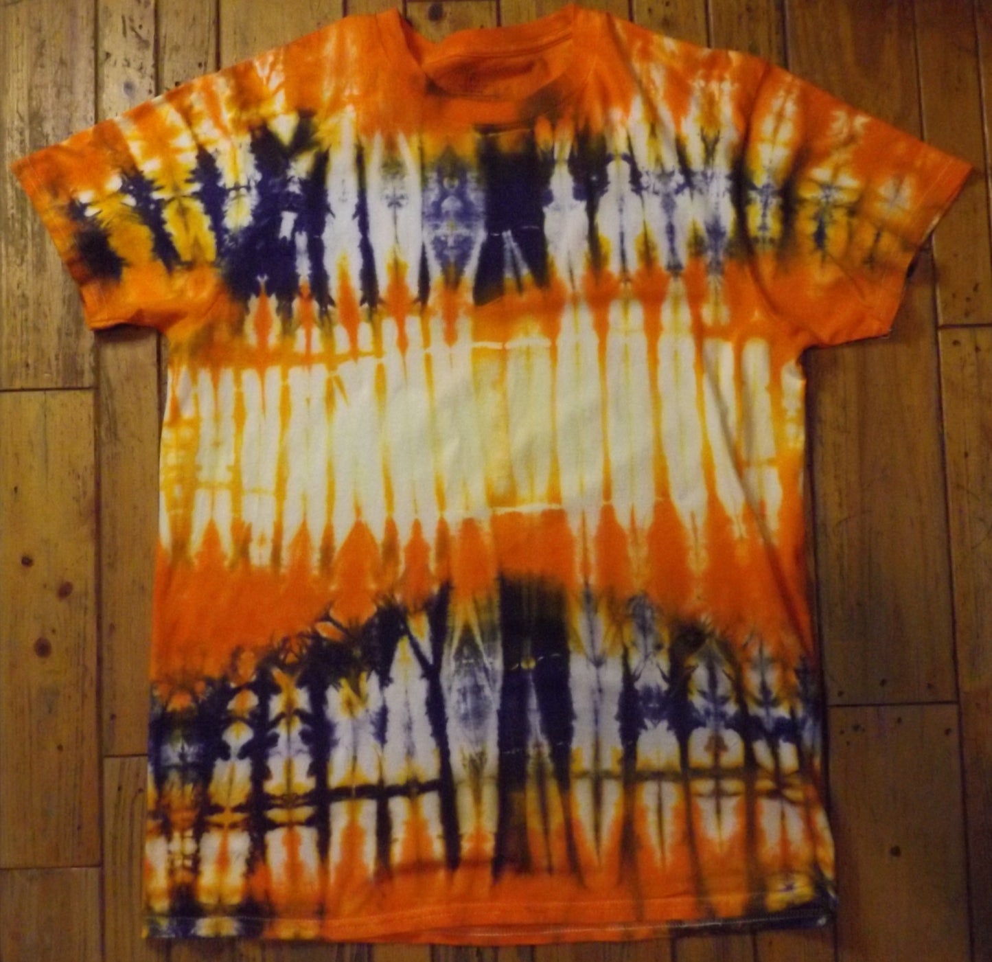 Jigjag Tie-dye Large Crew Neck T-shirt Orange Yellow Purple Stripes