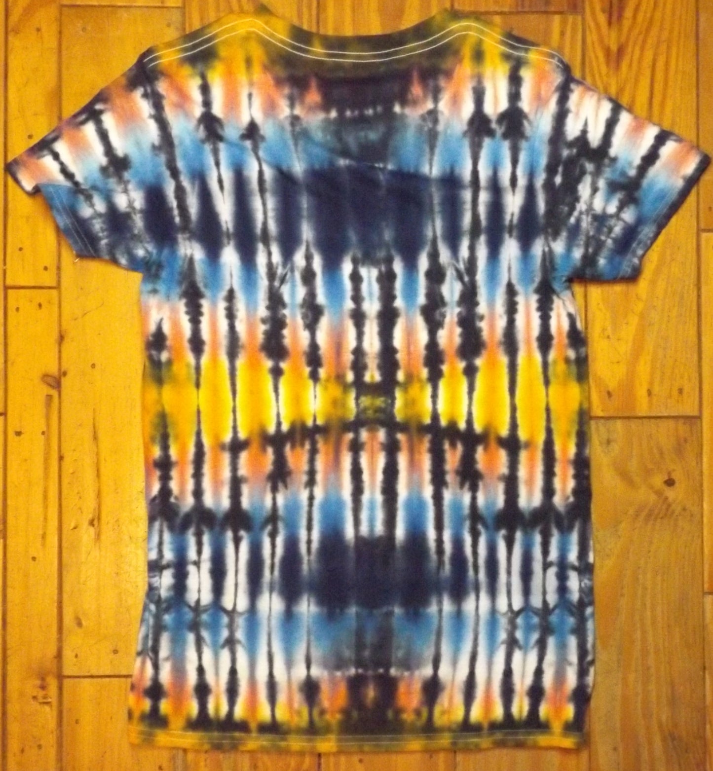 Pleat Tie-dye Small Crew Neck T-shirt Blue Pink Yellow Stripes