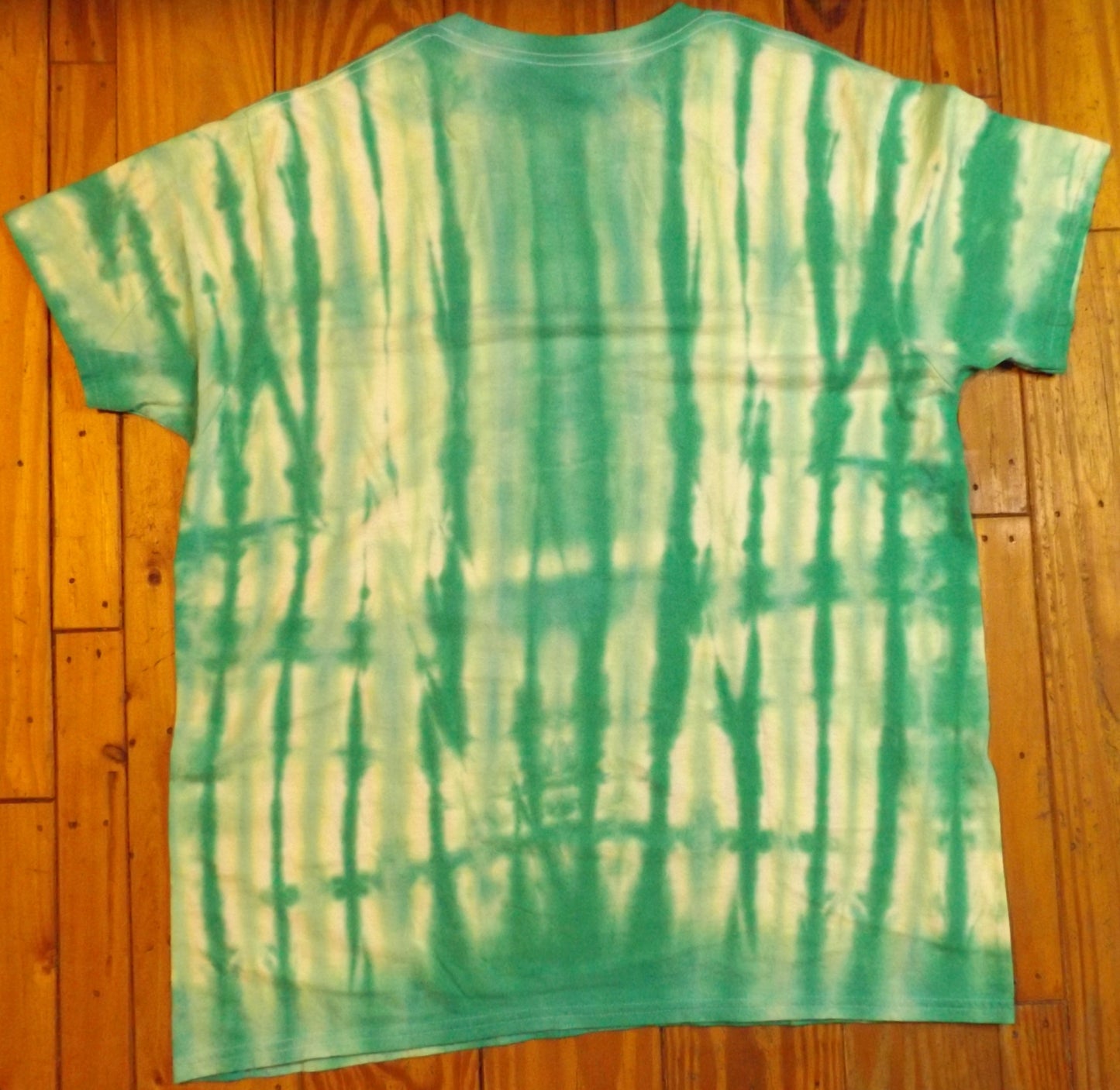 Pleat Tie-dye Large Crew Neck T-shirt Green on Green