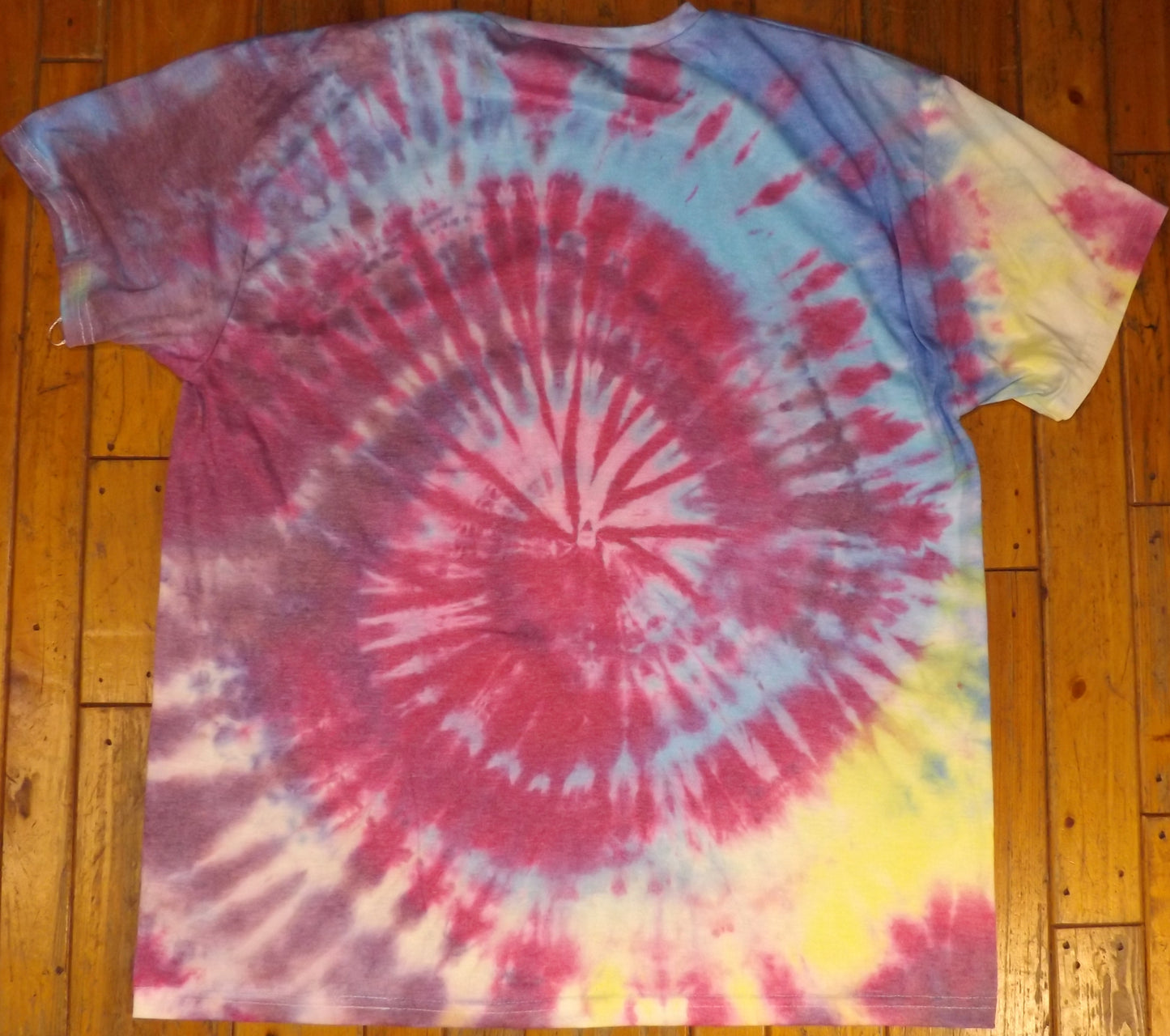 Spiral Tie-dye XL Crew Neck T-shirt Be That Guy