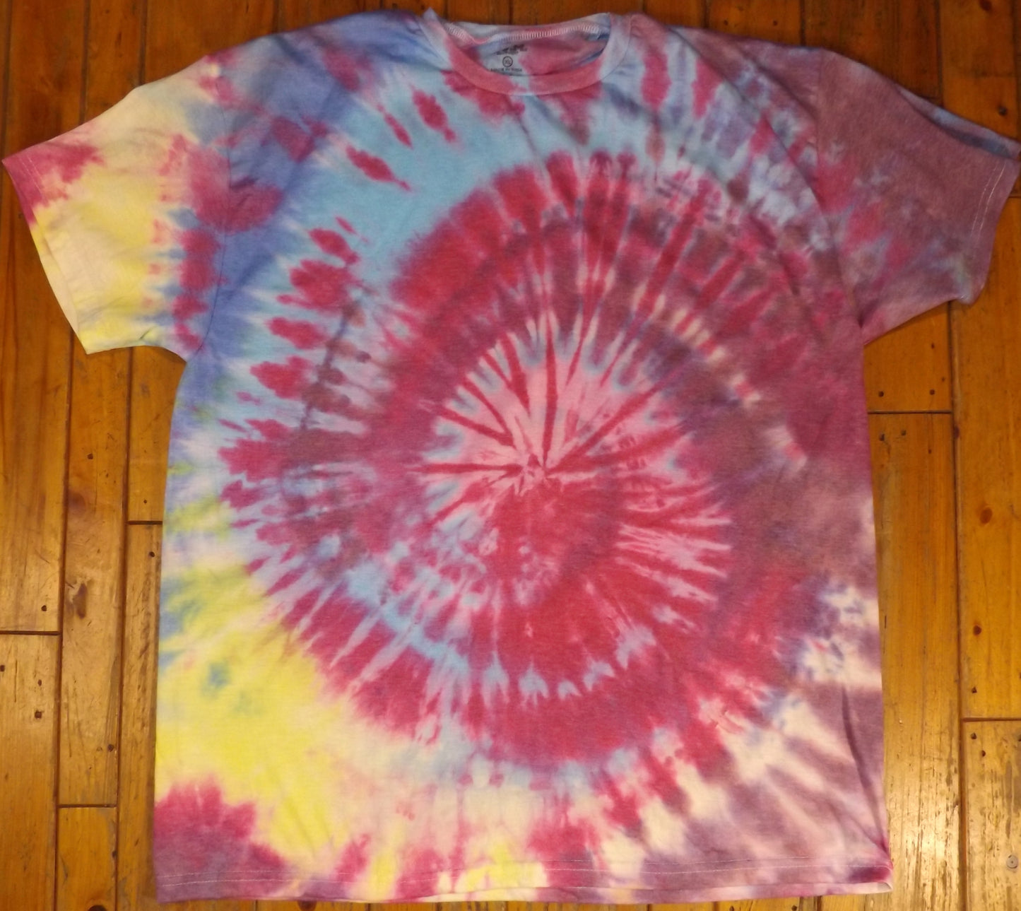 Spiral Tie-dye XL Crew Neck T-shirt Be That Guy