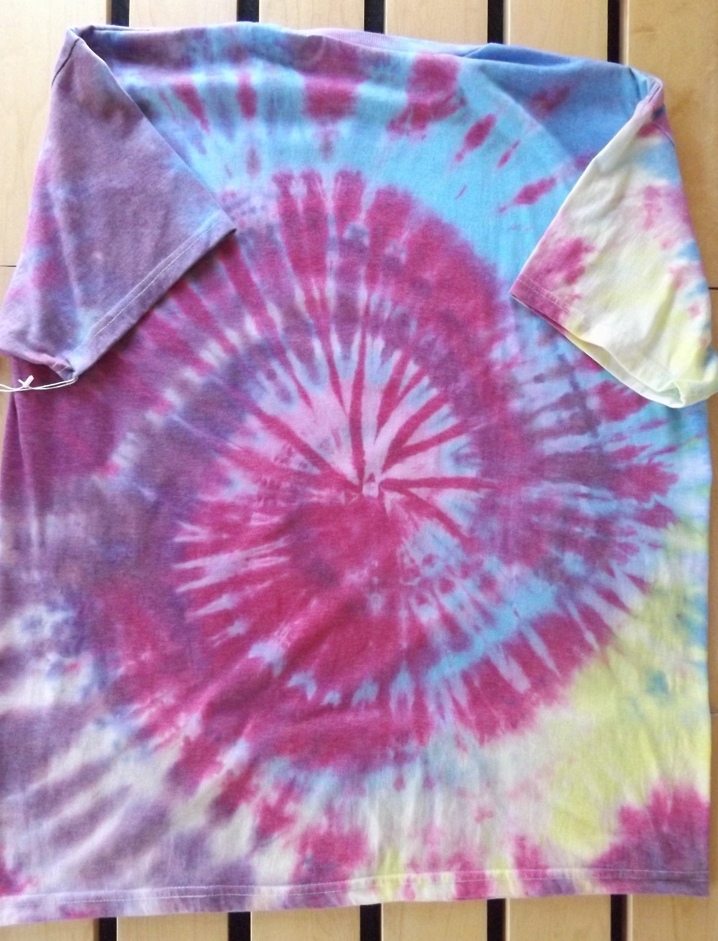 Spiral Tie-dye XL Crew Neck T-shirt Be That Guy