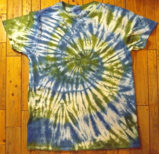 Spiral Tie-dye XL Crew Neck T-shirt Blue and Green Spiral