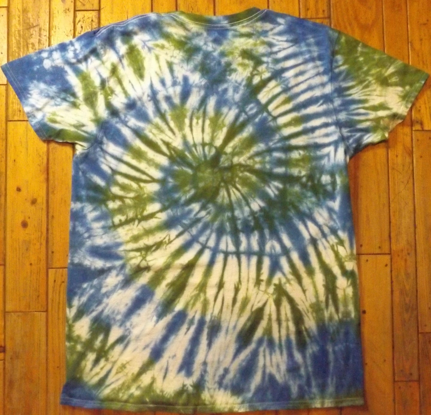 Spiral Tie-dye XL Crew Neck T-shirt Blue and Green Spiral