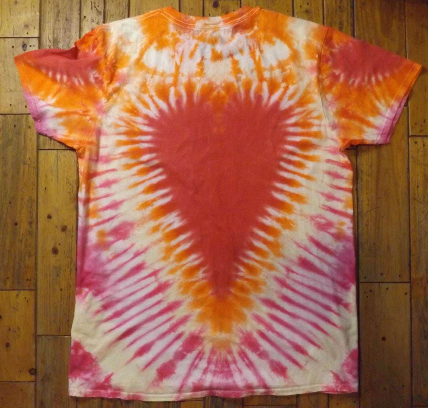 Heart Tie-dye XL Crew Neck T-shirt Red Heart