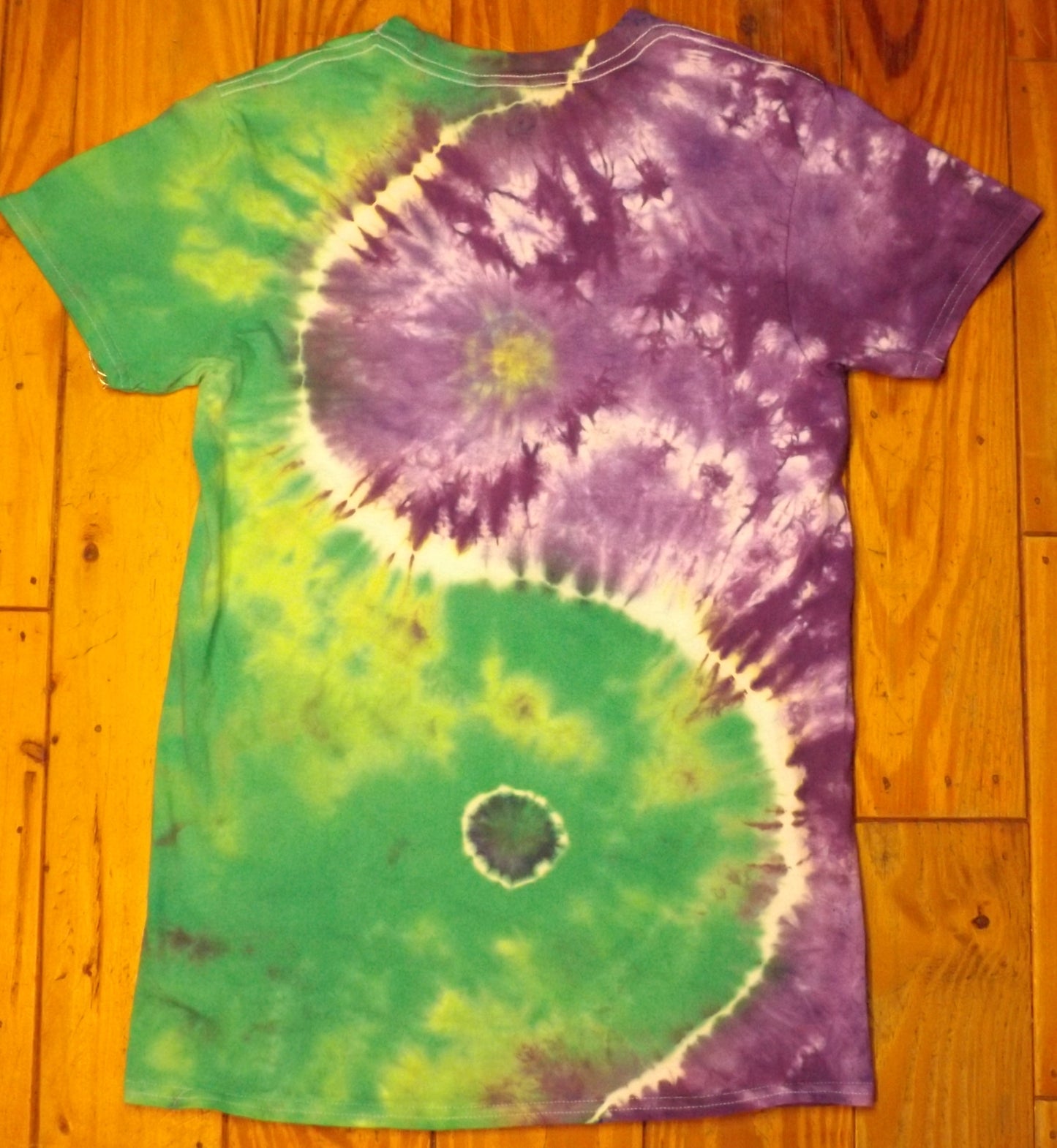 Yin Yang Tie-dye Small Crew Neck T-shirt Green and Purple